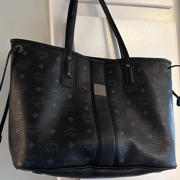 MCM Liz Small Visetos Tote Bag - Picture 4 of 10